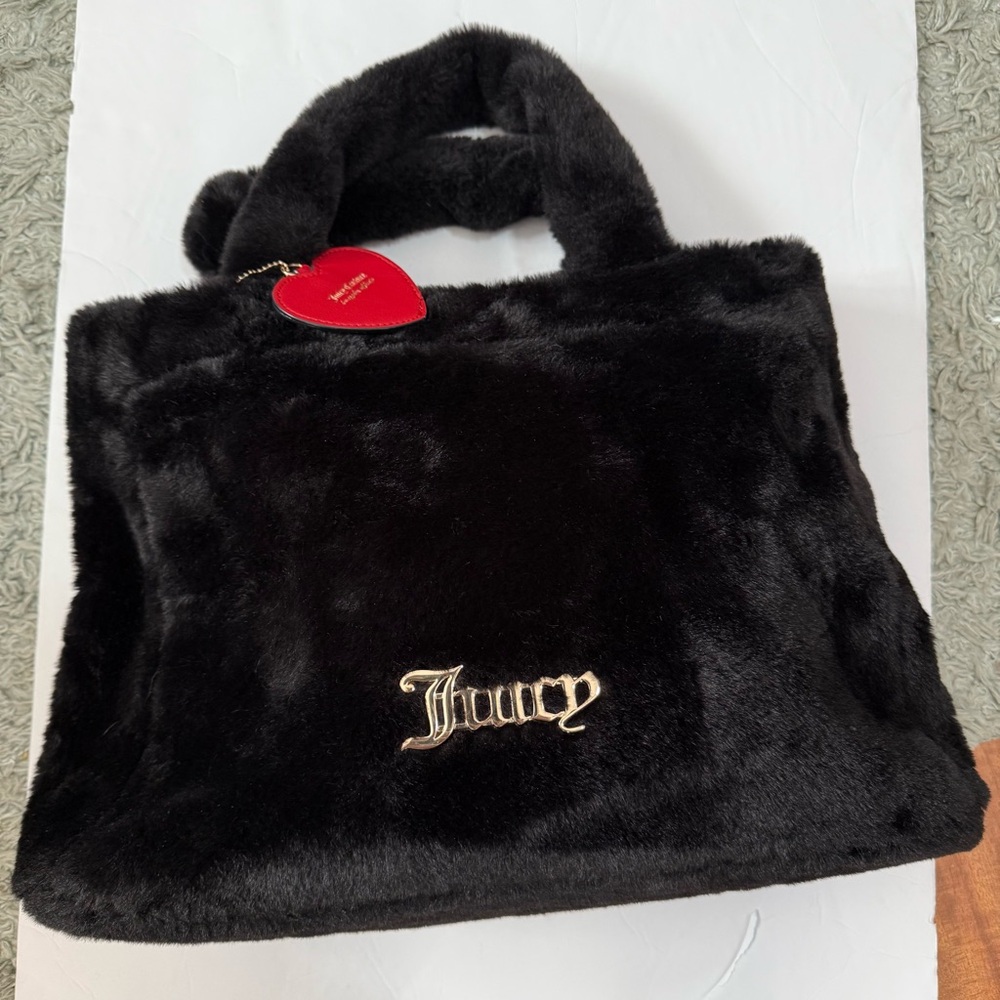 Juicy Couture purse tote Faux Fur Gold Accent Heart hangtag love